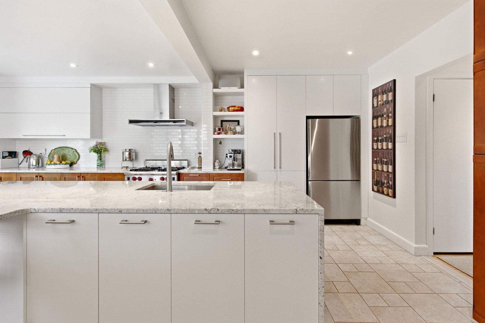 Photo of 428 Ch. Strathcona, Mont-Royal