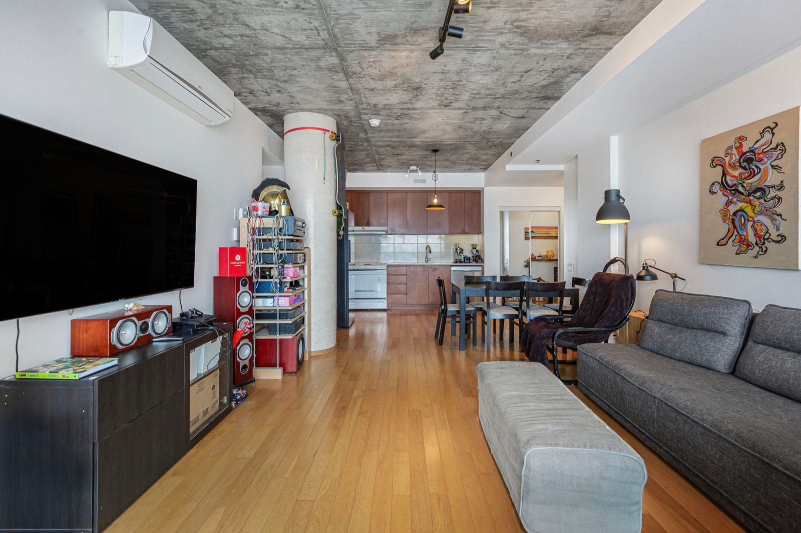 Salon — 5661 Av. De Chateaubriand, app. 538, Montréal (Rosemont/La Petite-Patrie)